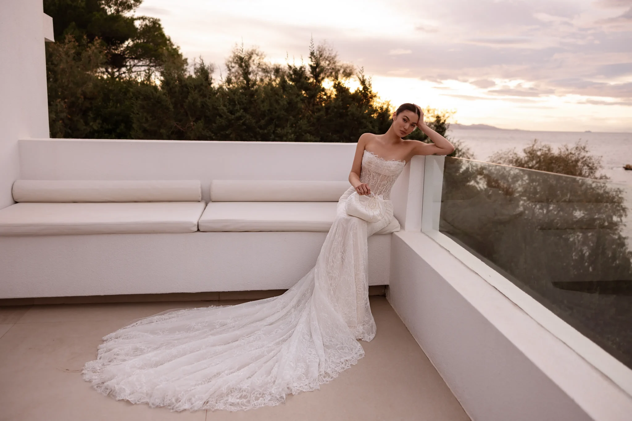 Demetrios Platinum Sorya DP560 met afneembare kanten mouwen