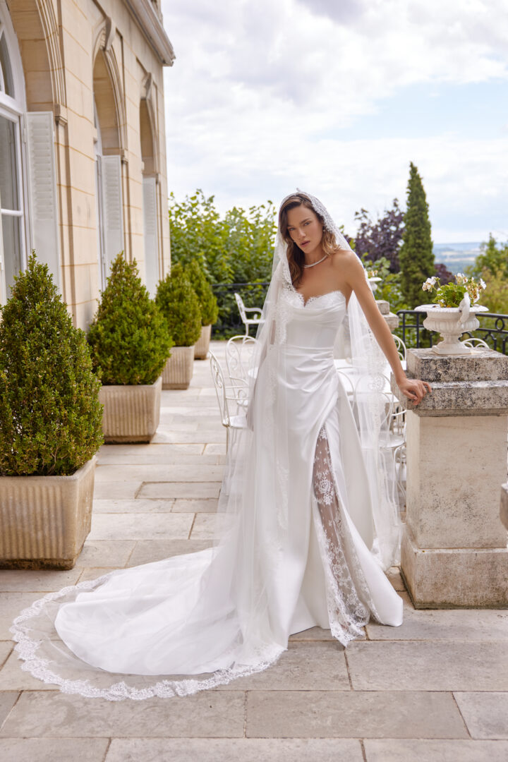 Vooraanzicht van Justin Alexander Madison 88515 strapless trouwjurk