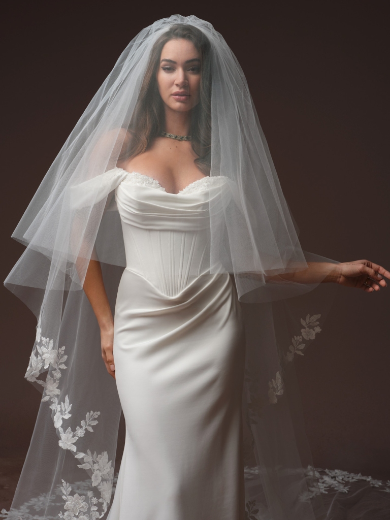 Vooraanzicht van Maggie Sottero Justina met sweetheart halslijn