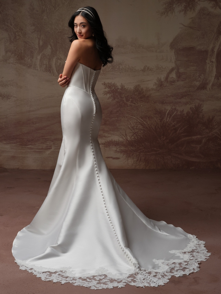 Rebecca Ingram Zorina Lane trouwjurk met elegante sleep