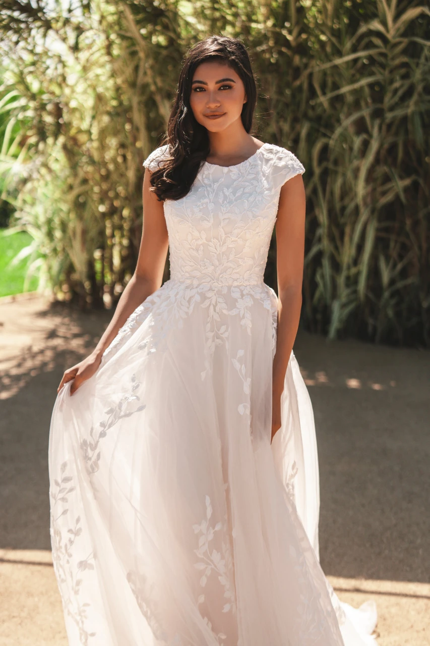 Allure Modest M728 geklede kanten trouwjurk