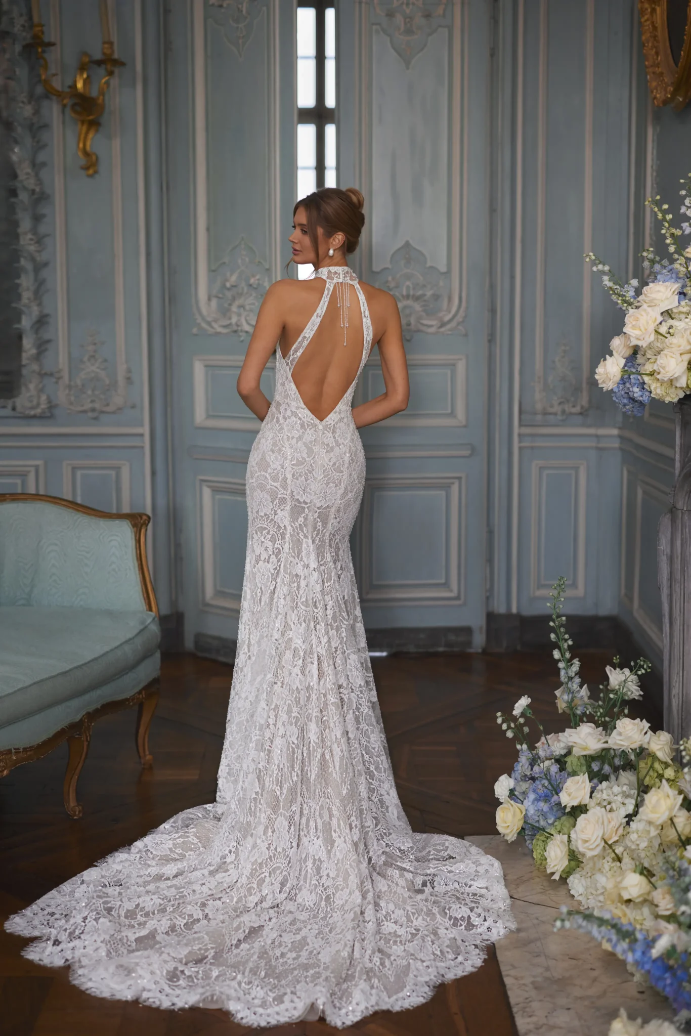 Achterzijde Dama Couture Maraya met diepe open rug