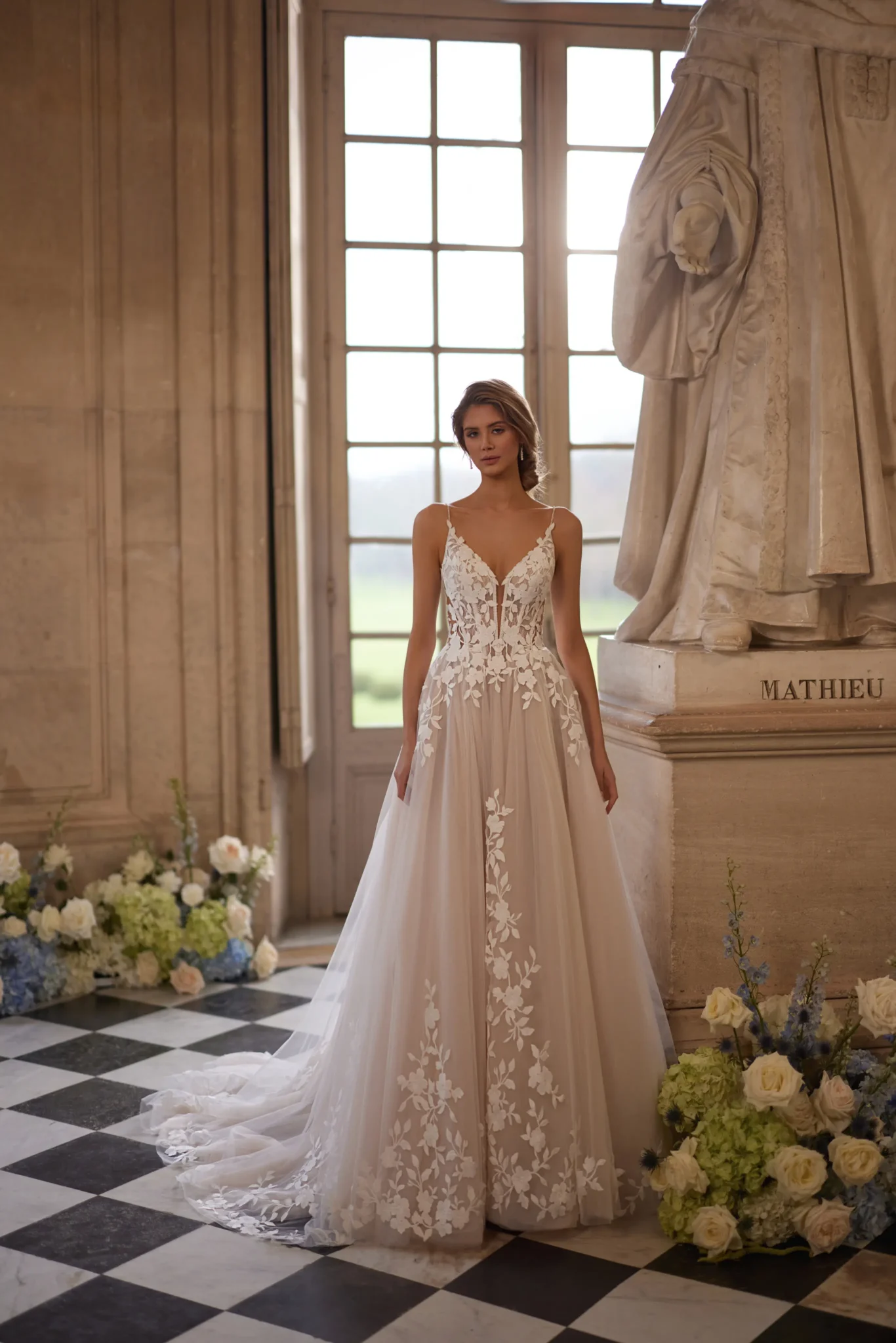 Dama Couture Solene trouwjurk met V-hals