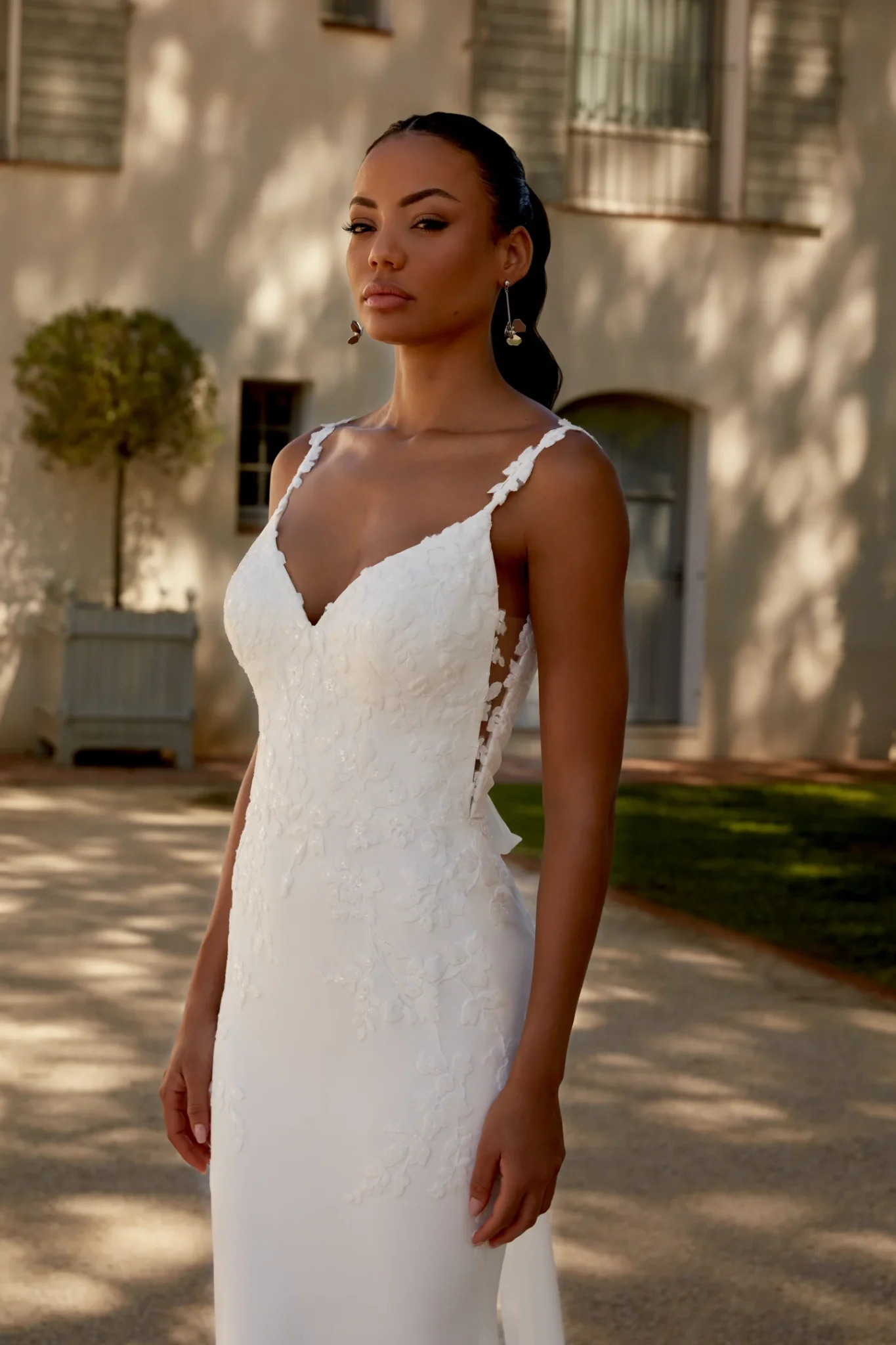 Detail lijfje Sincerity by Justin Alexander 44594 met paillettenkant