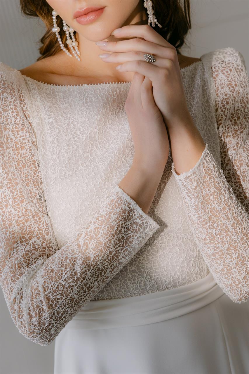 Rembo Styling Ravissante modest trouwjurk met lange mouwen